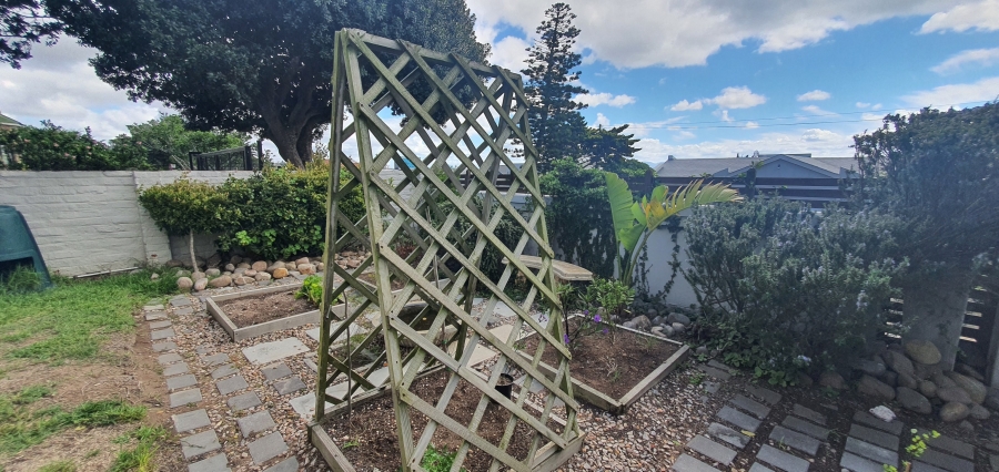 4 Bedroom Property for Sale in Linkside Western Cape